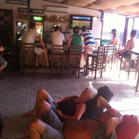 شقة فندقية روز غاردين الفندقية 3*