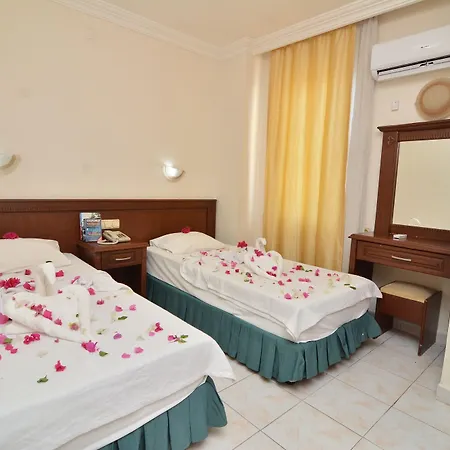 Rose Garden 3*