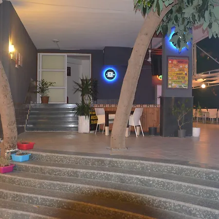 Rose Garden 公寓式酒店 3*