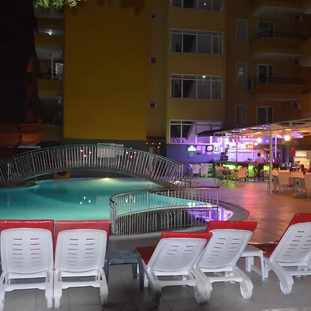 Aparthotel Rose Garden 3*