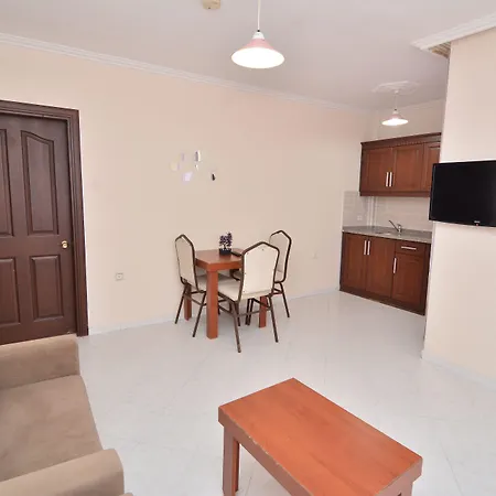 Aparthotel Rose Garden 3*