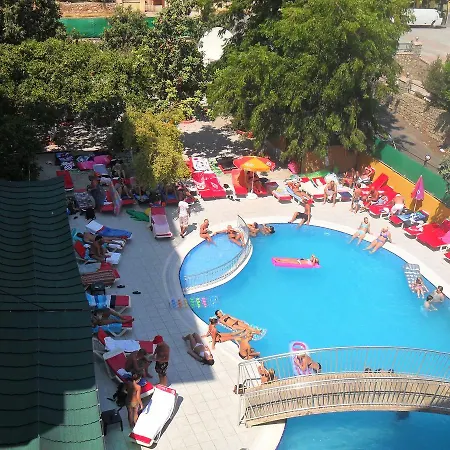 Rose Garden 3*