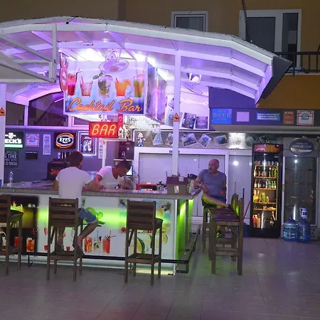 Апарт-готель Rose Garden 3*