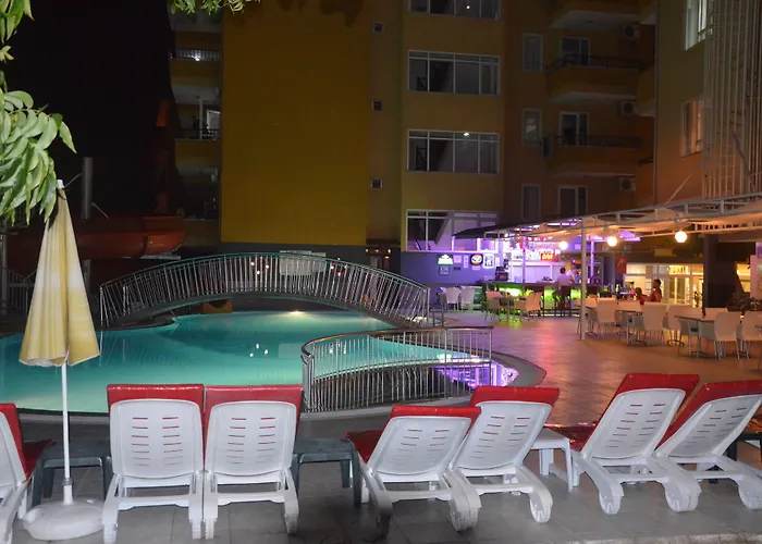 Aparthotel Rose Garden 3*