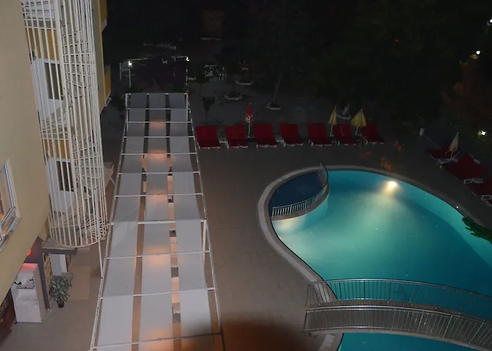 Rose Garden Aparthotel 3*