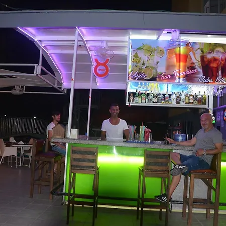 公寓式酒店 Rose Garden 阿拉尼亚
